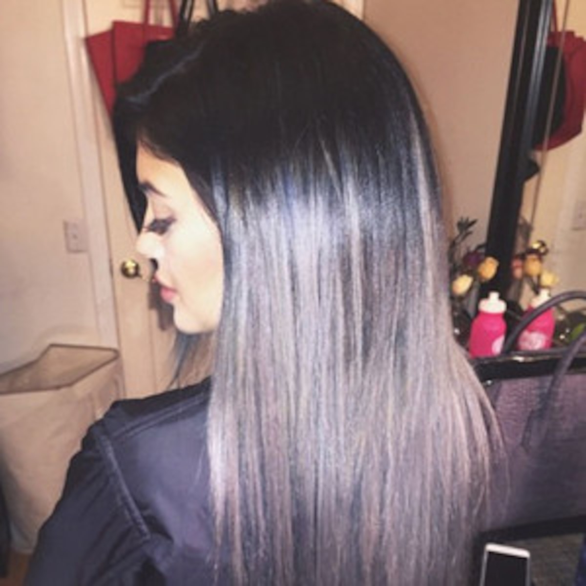 See Kylie Jenner S New Gray Hair Extensions E News France